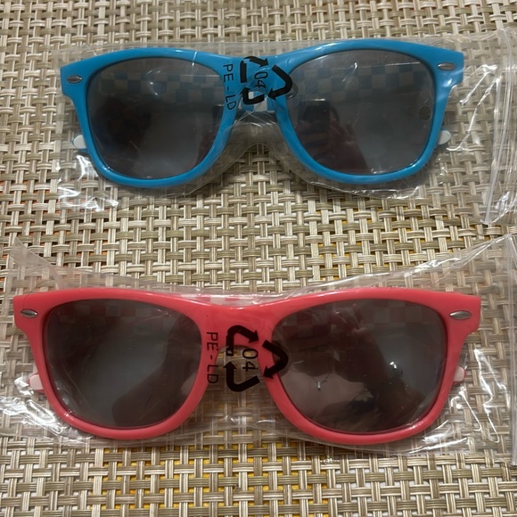Brand New set of 2 sunglasses Arizona Hard Tea - Picture 1 of 2